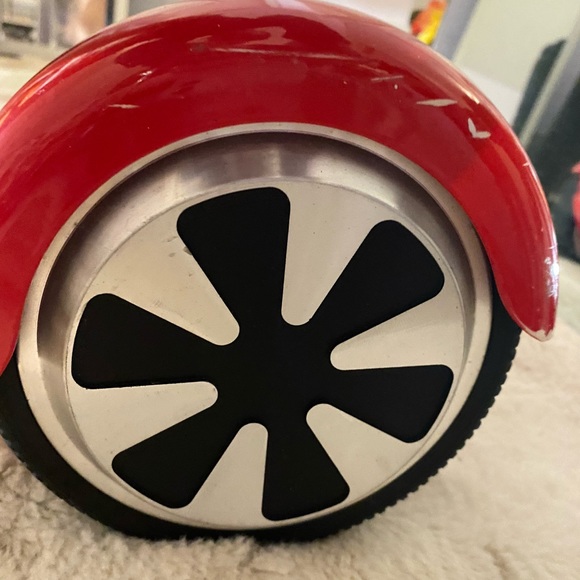 RED HOVER BOARD - Picture 4 of 4